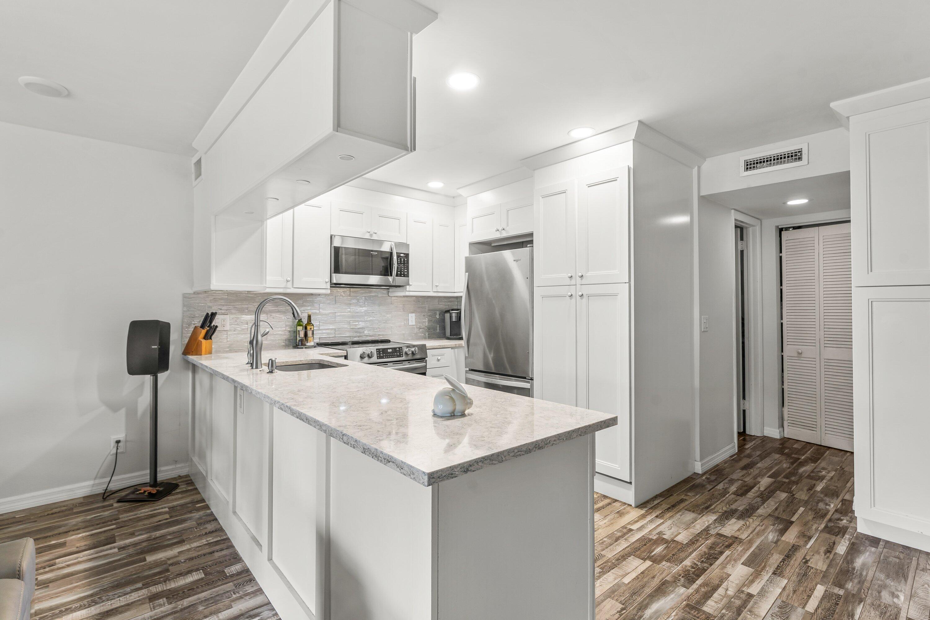 RIVER KEY CONDO - Residential