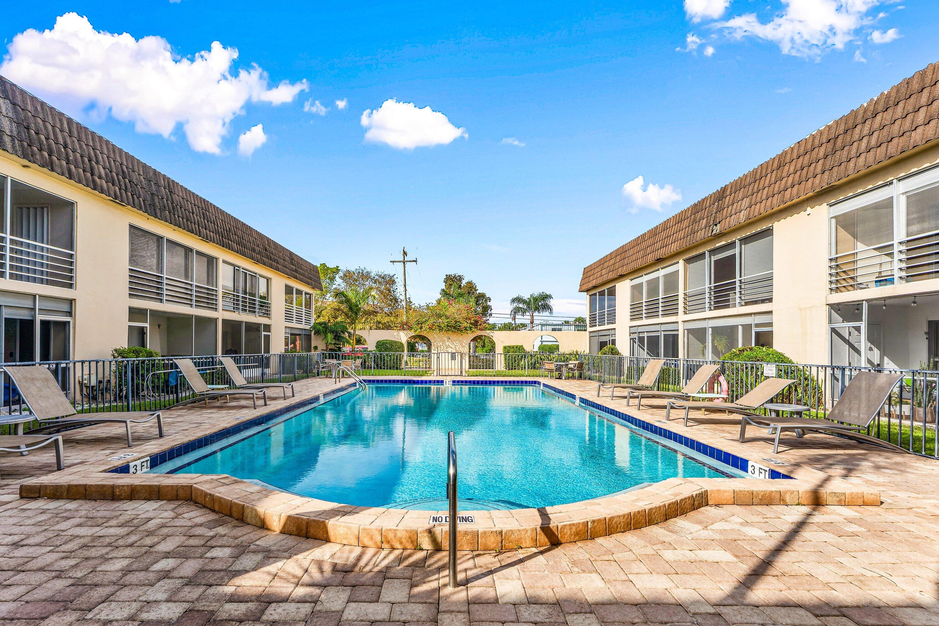 RIVER KEY CONDO - Residential