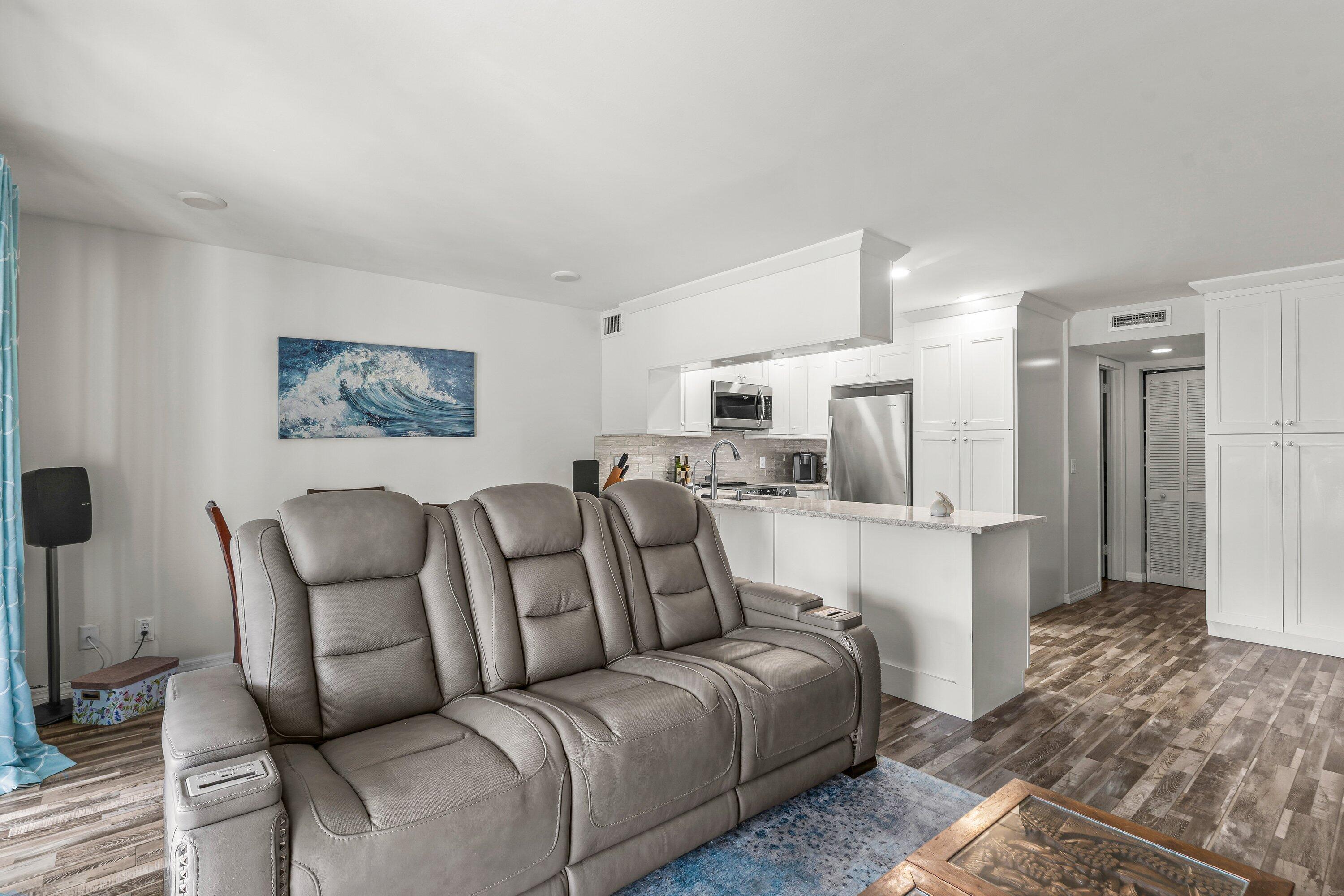 RIVER KEY CONDO - Residential