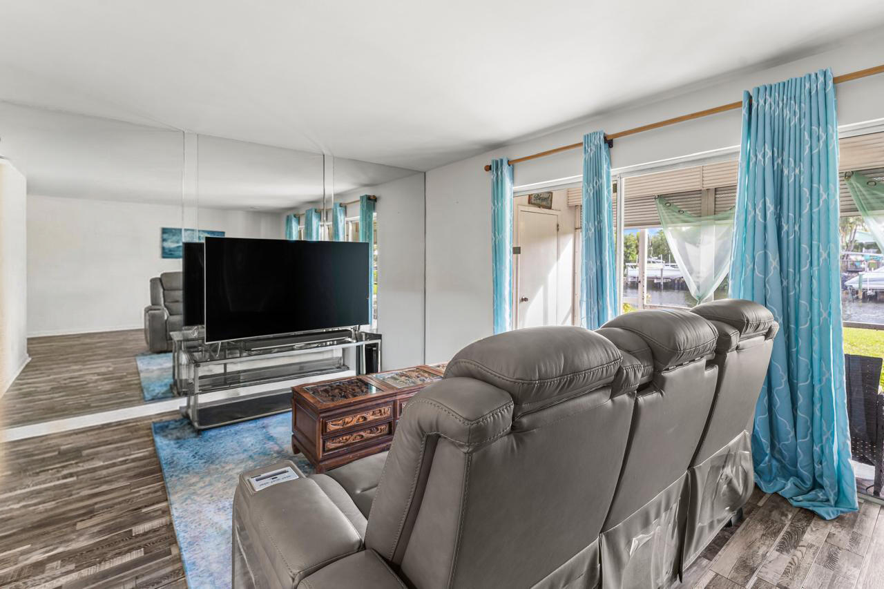 RIVER KEY CONDO - Residential