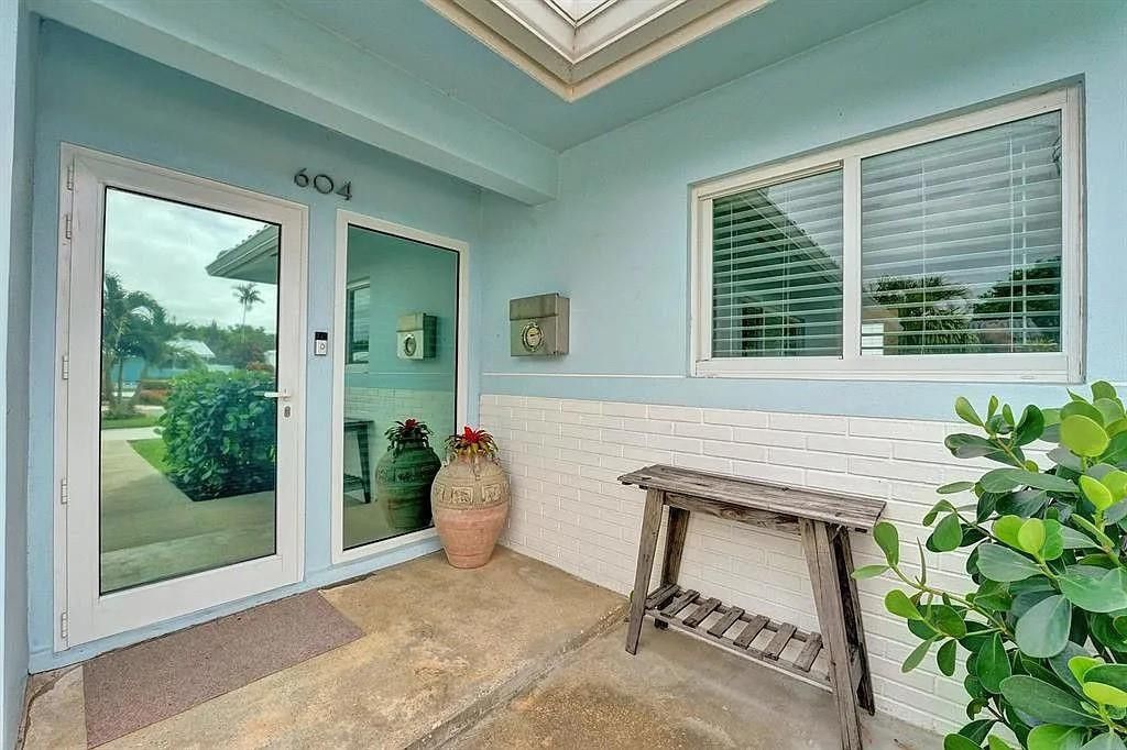 Photo of 604 NE 25th Avenue, Pompano Beach, FL 33063 (MLS # B26014182)