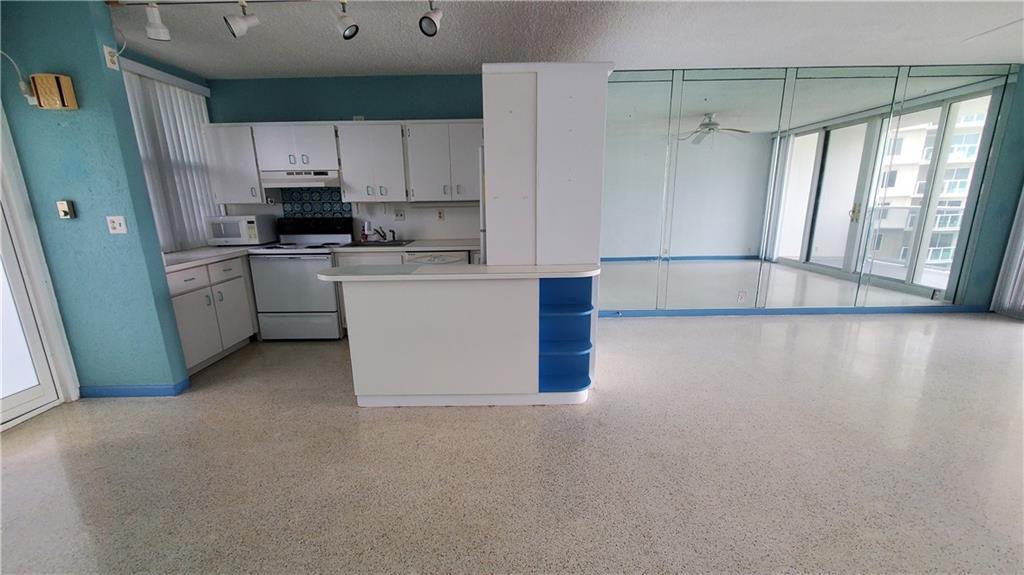 1200 Club - Residential