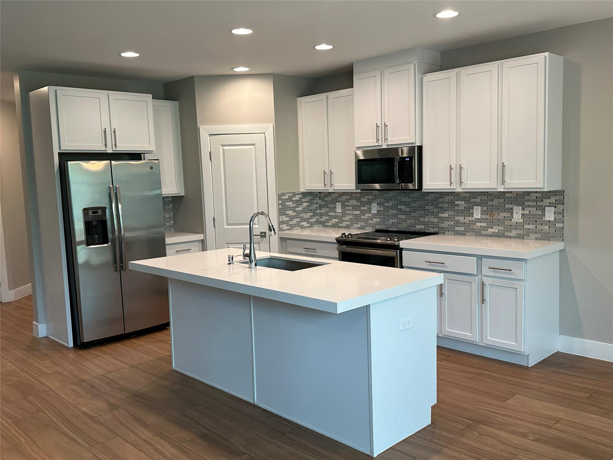 Aqua Bella - Residential Lease