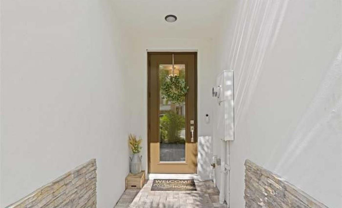 Aqua Bella - Residential Lease