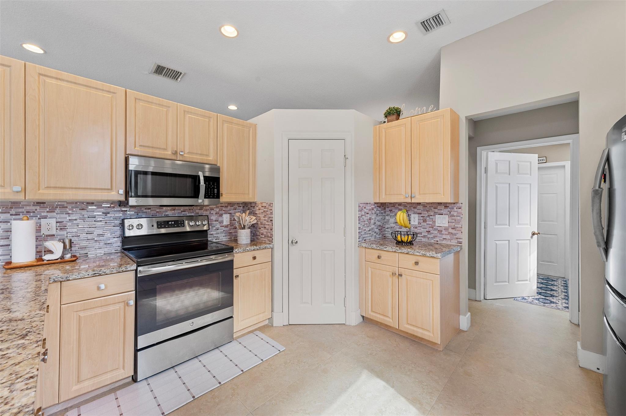 Riviera Isles II 170-53 B - Residential