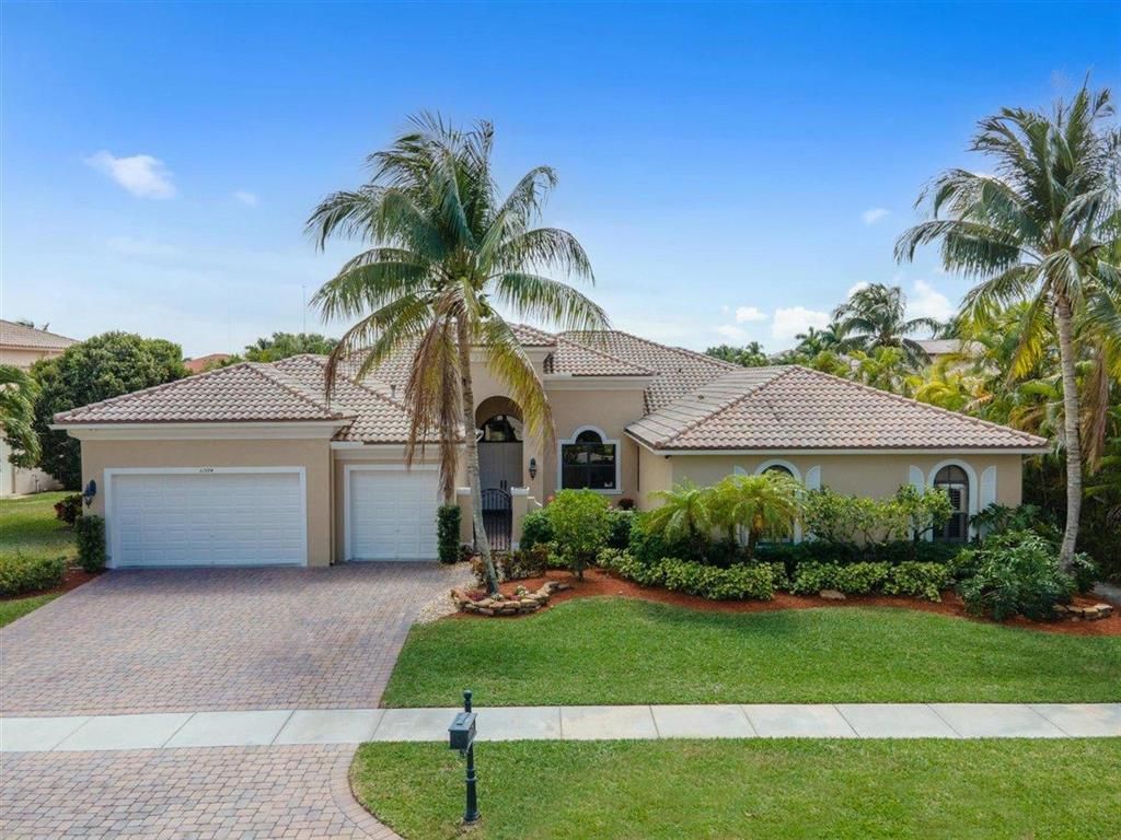 Photo of 11574 Sunrise View Lane, Wellington, FL 33449 (MLS # R10701639)