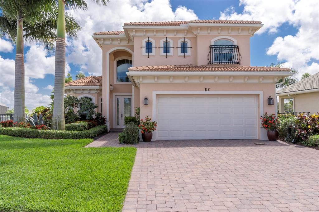 Photo of 112 Lunata Court Ct, Jupiter, FL 33478 (MLS # R10813032)