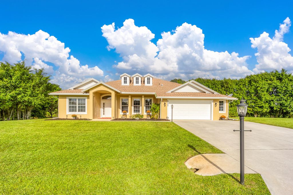 Photo of 5400 SE Sterling Circle, Stuart, FL 34997 (MLS # R10931280)