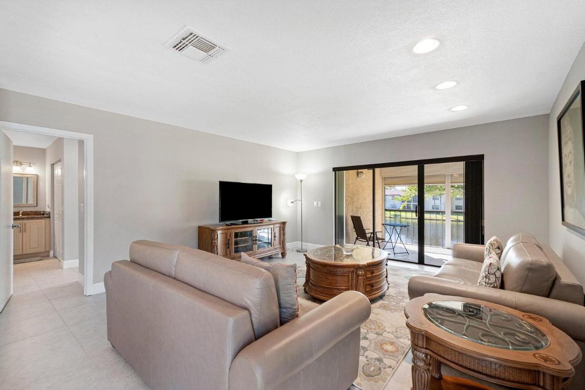 GLADES OF BOCA LAGO CONDO - Residential