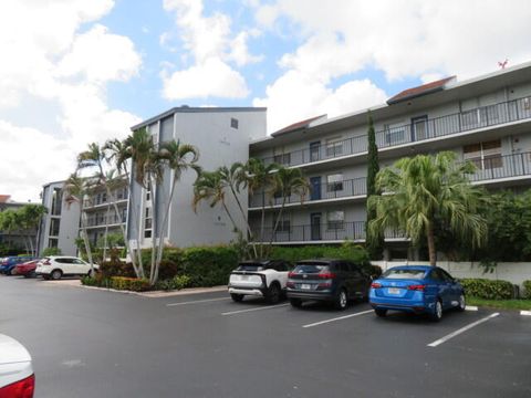 Photo of 14723 Cumberland Drive #1060, Delray Beach, FL 33446 (MLS # B26016485)