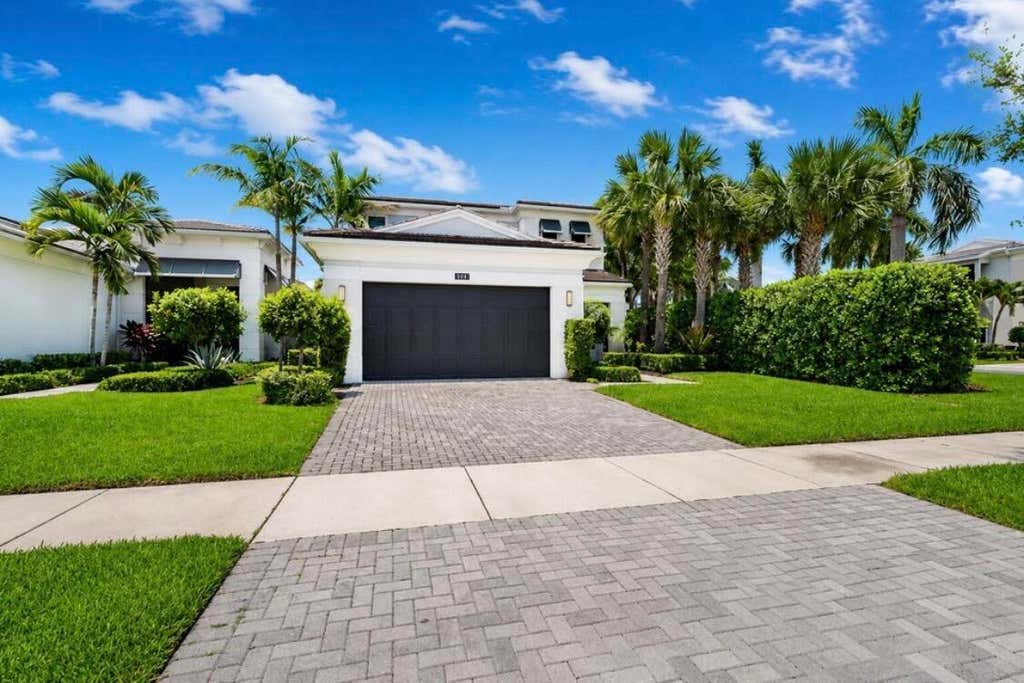 Photo of 5603 Delacroix Terrace, Palm Beach Gardens, FL 33418 (MLS # B26045092)