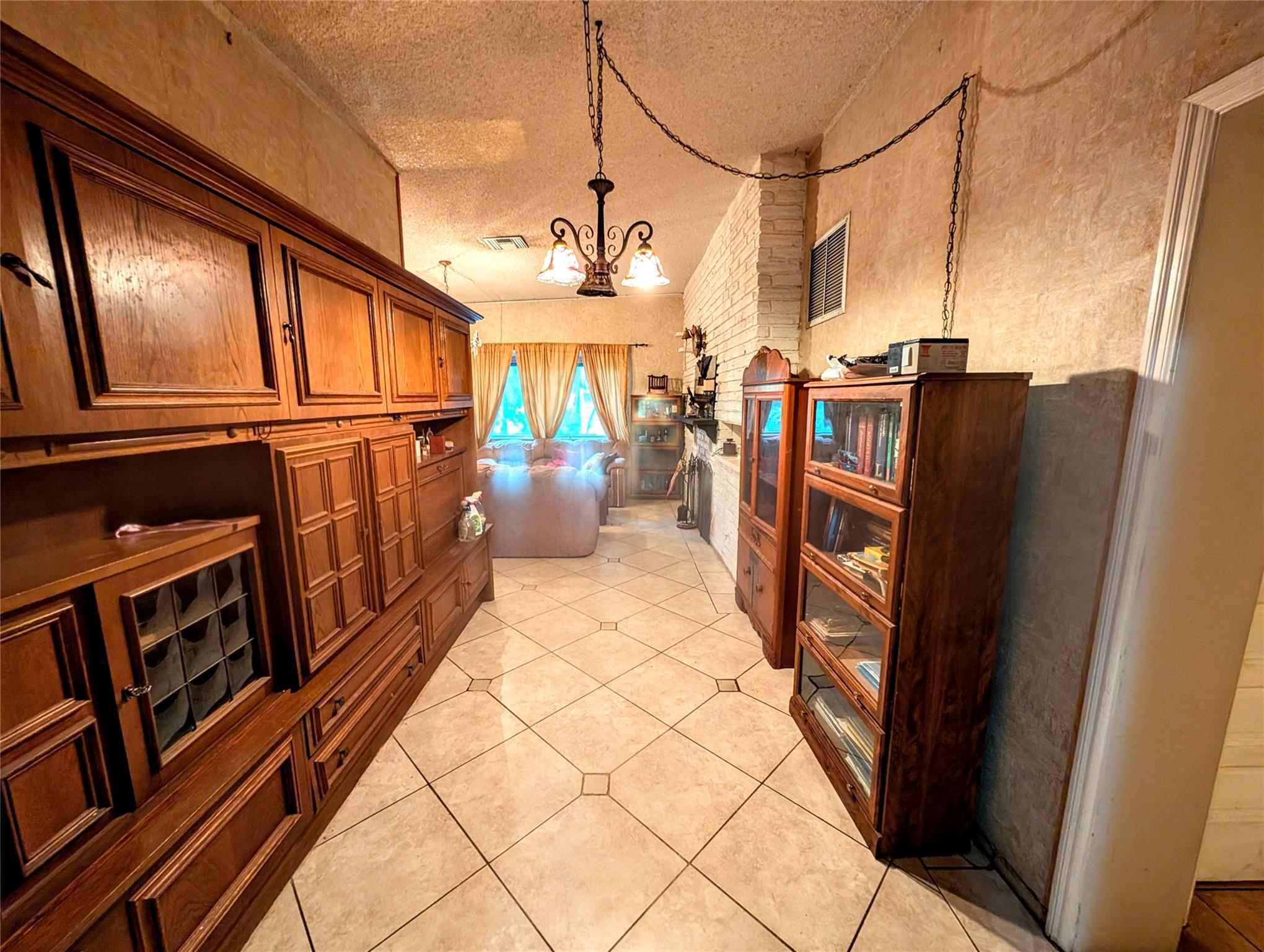 Country Club Estates Sec - Residential Lease