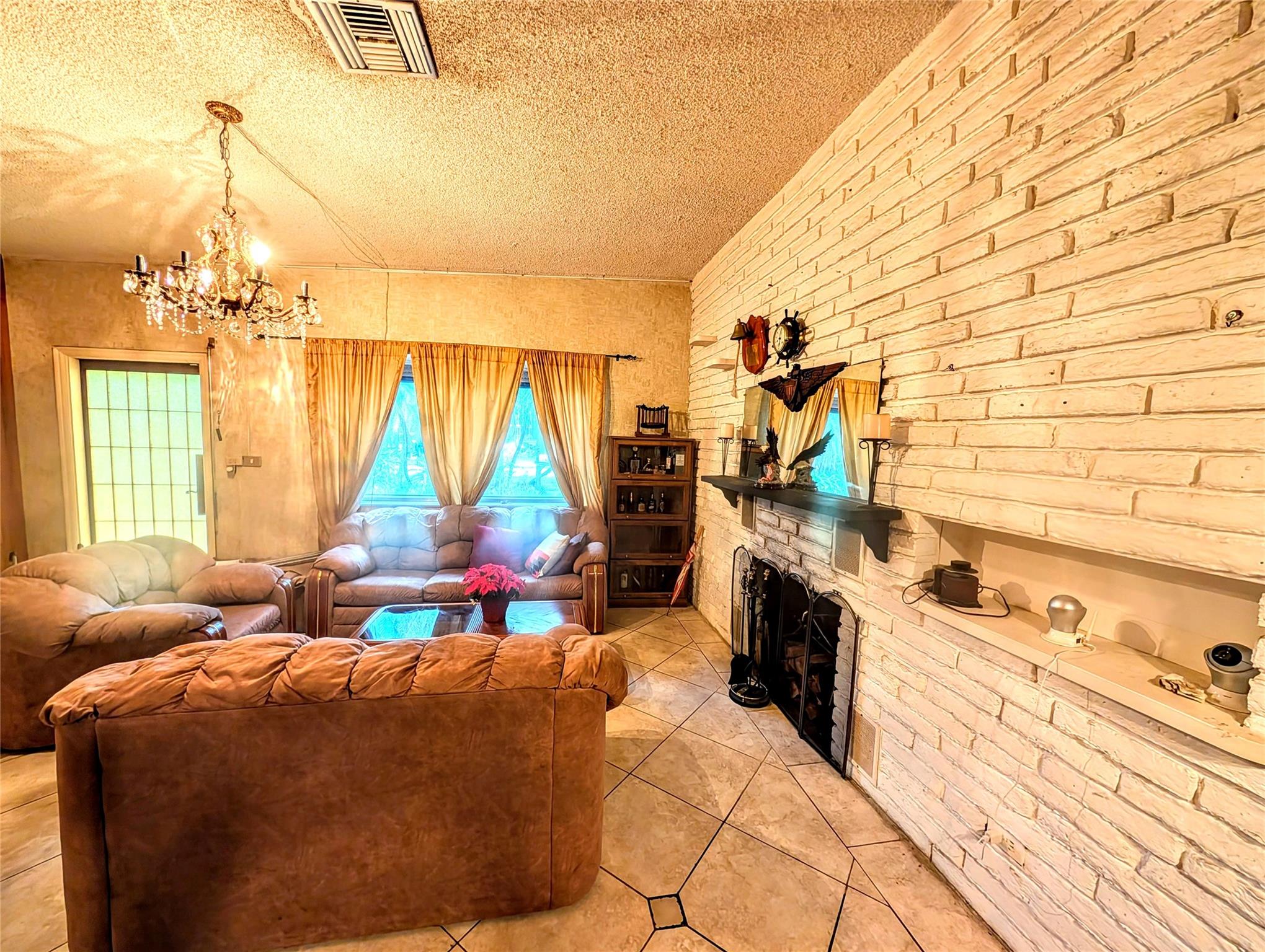 Country Club Estates Sec - Residential Lease