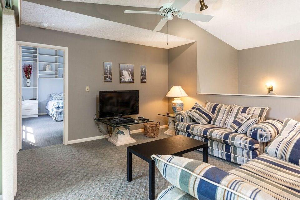 CLUBHOUSE COURT CONDO - Residential