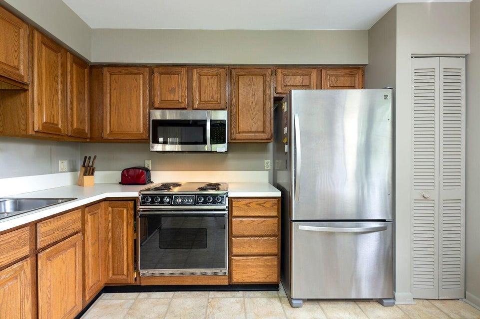 CLUBHOUSE COURT CONDO - Residential