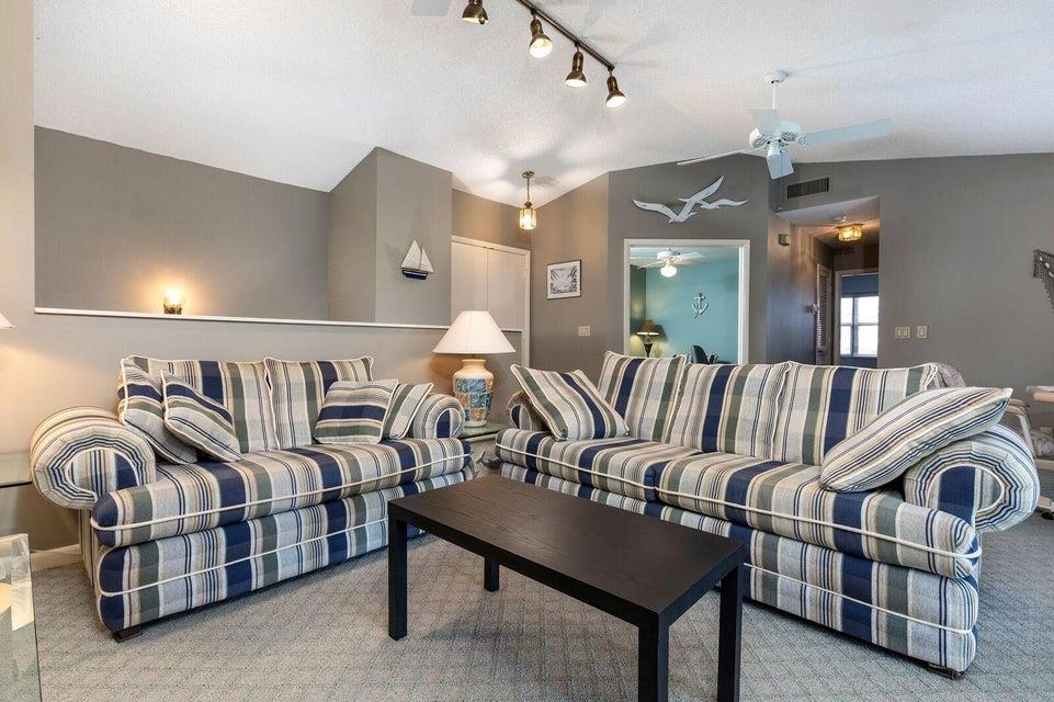 CLUBHOUSE COURT CONDO - Residential