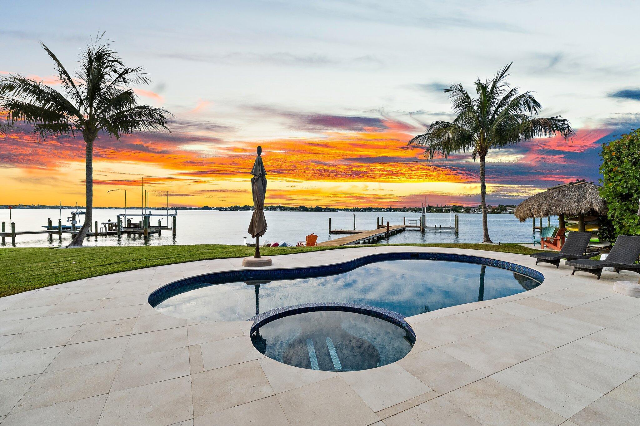 RIO VISTA OF ISLAND SHORES - Residential