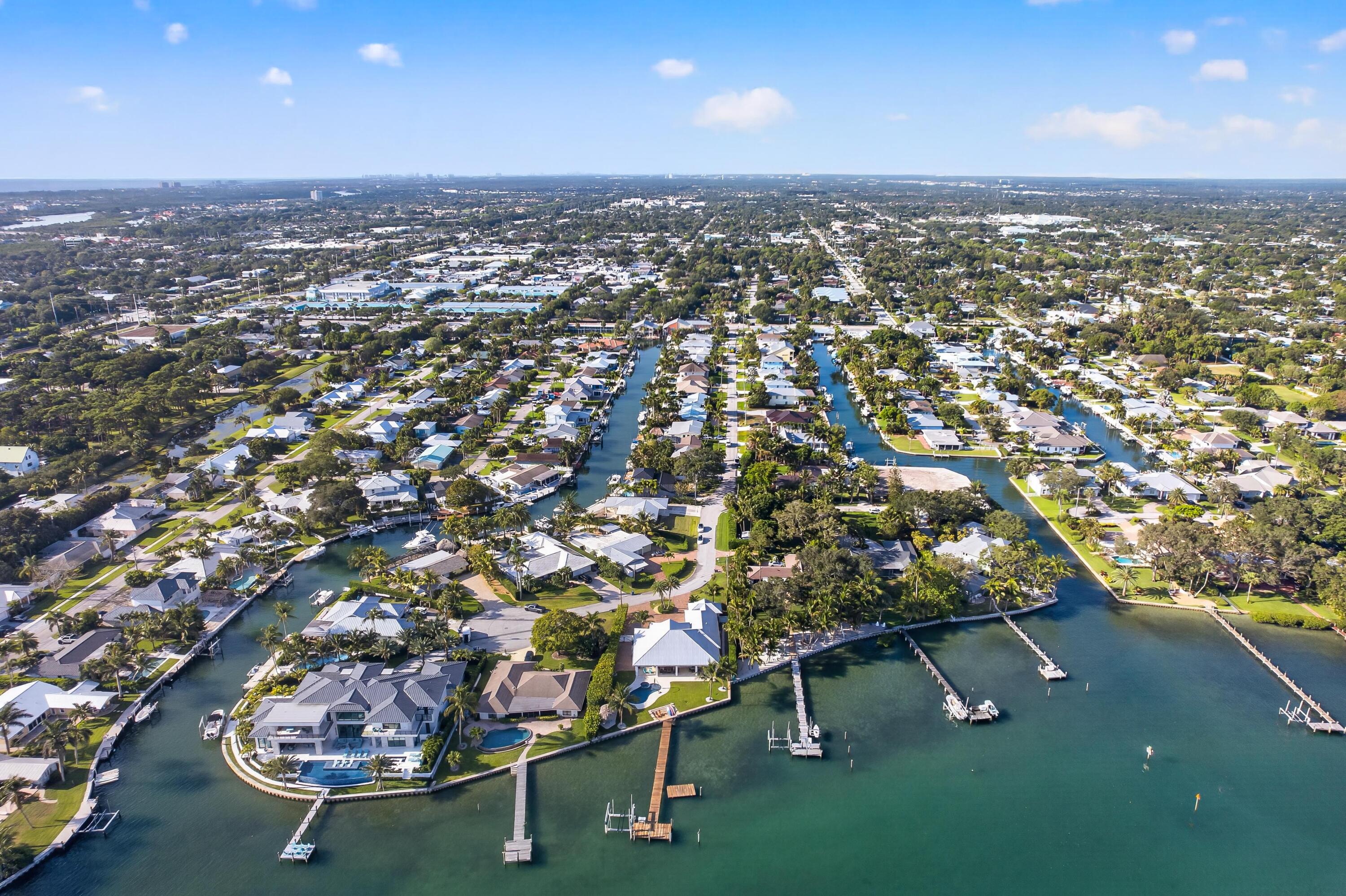 RIO VISTA OF ISLAND SHORES - Residential