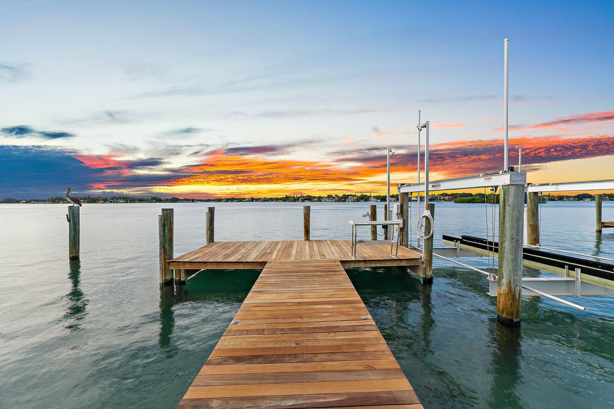 RIO VISTA OF ISLAND SHORES - Residential