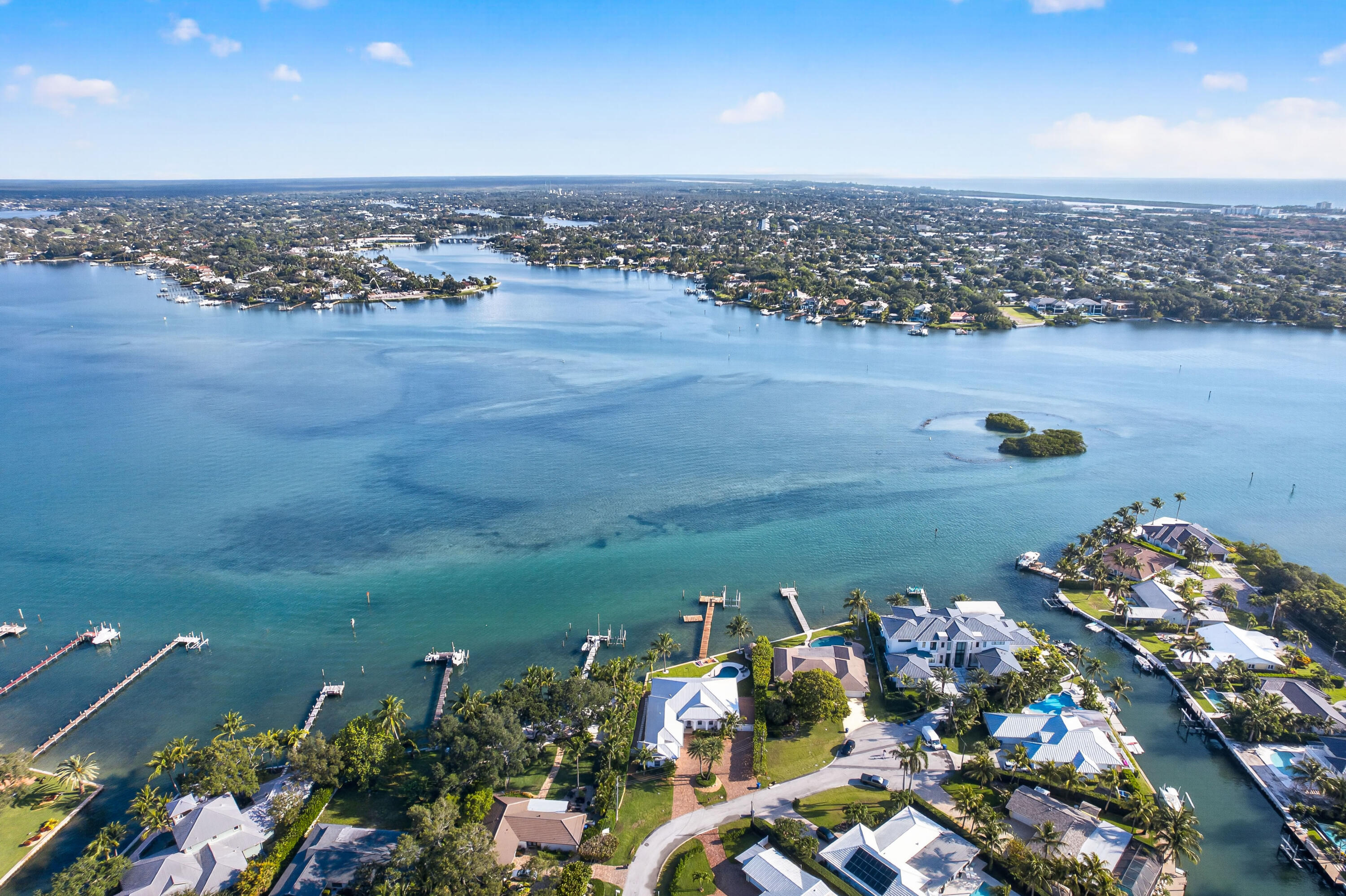 RIO VISTA OF ISLAND SHORES - Residential