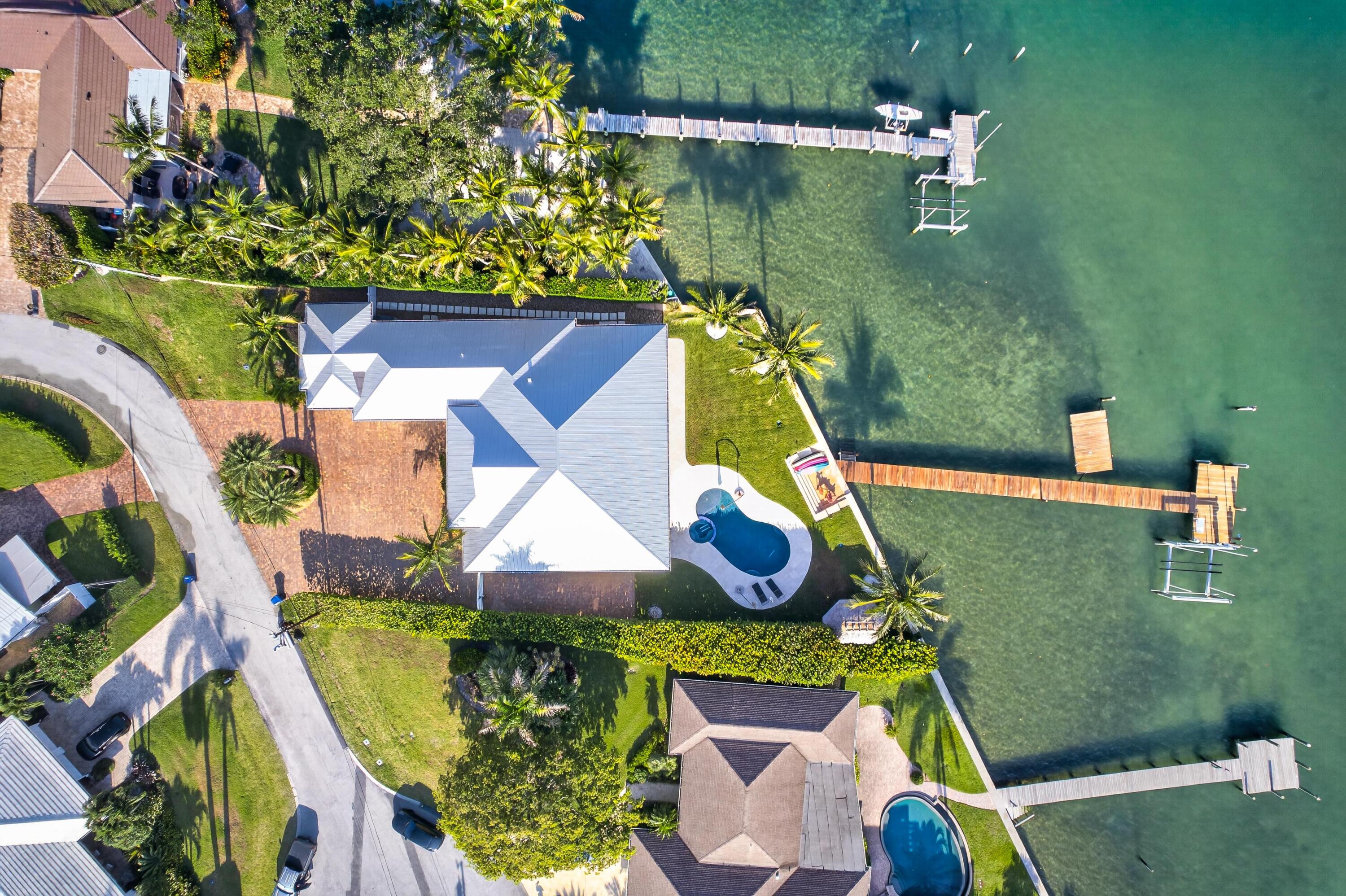 RIO VISTA OF ISLAND SHORES - Residential