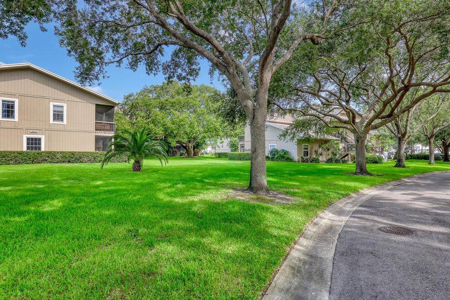 Located in charming Tequesta. Riverbend Country Club is a gated, all ages welcome community. Quarterly golf dues of $715 include a private 18-hole Fazio golf course, tennis, pickle ball, swimming, water activities, clubhouse and more! Riverbend is located between the beautiful banks of the Loxahatchee River, and Jonathan Dickinson State Park. Riverbend offers resort style living at its finest. The pool and clubhouse sit along the quiet and scenic Loxahatchee River. Be in Jupiter or the heart of Tequesta in minutes to experience 5-star dining, aqua blue beaches, and fabulous shopping. Airport and highways are close by as well!