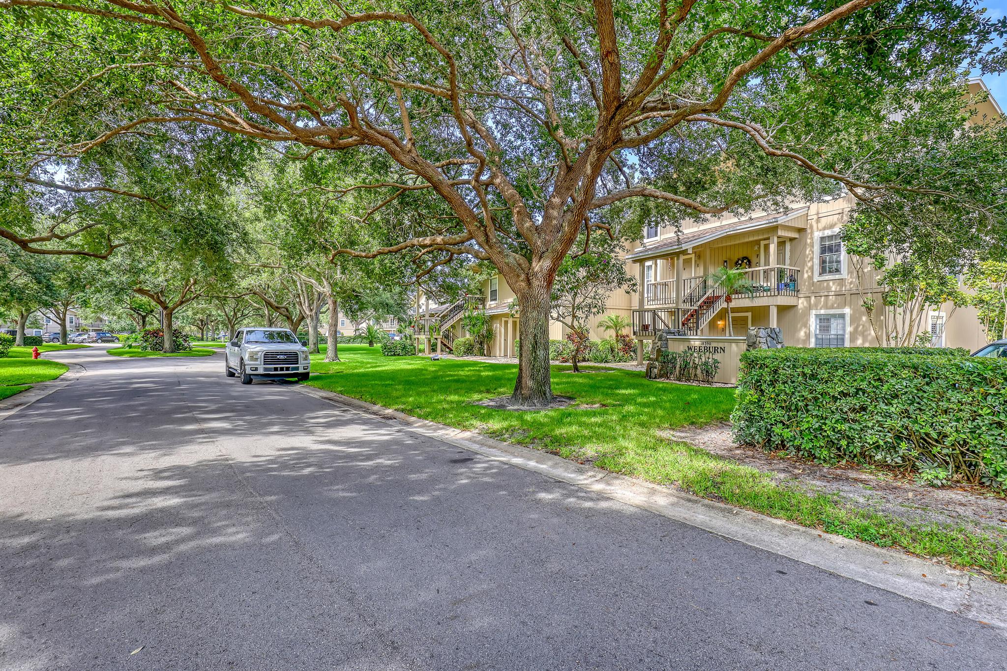18390 SE Wood Haven Lane E, Jupiter, FL, 33469/$260,000 3 18390 SE Wood Haven Lane E