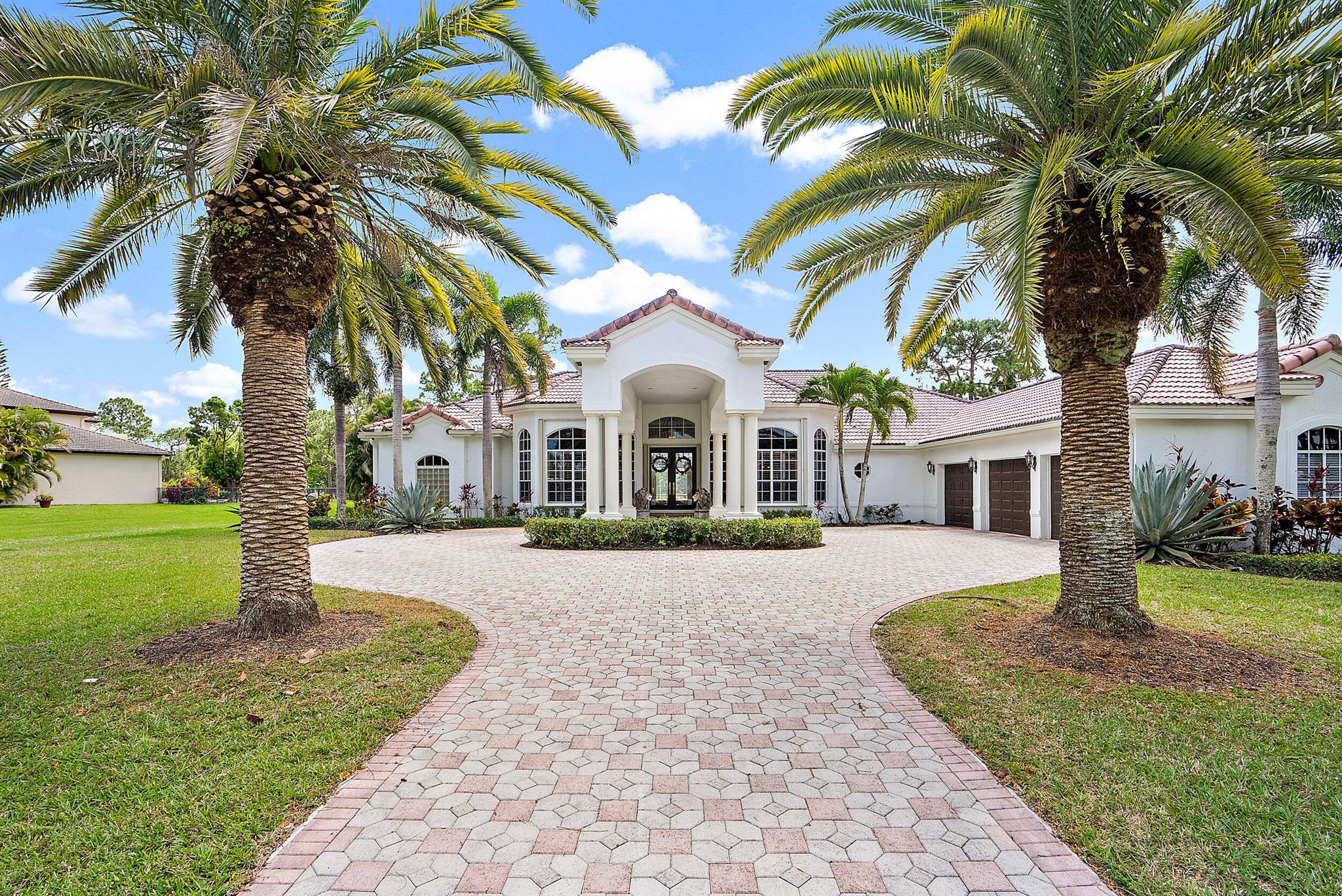 8180 Woodsmuir Drive