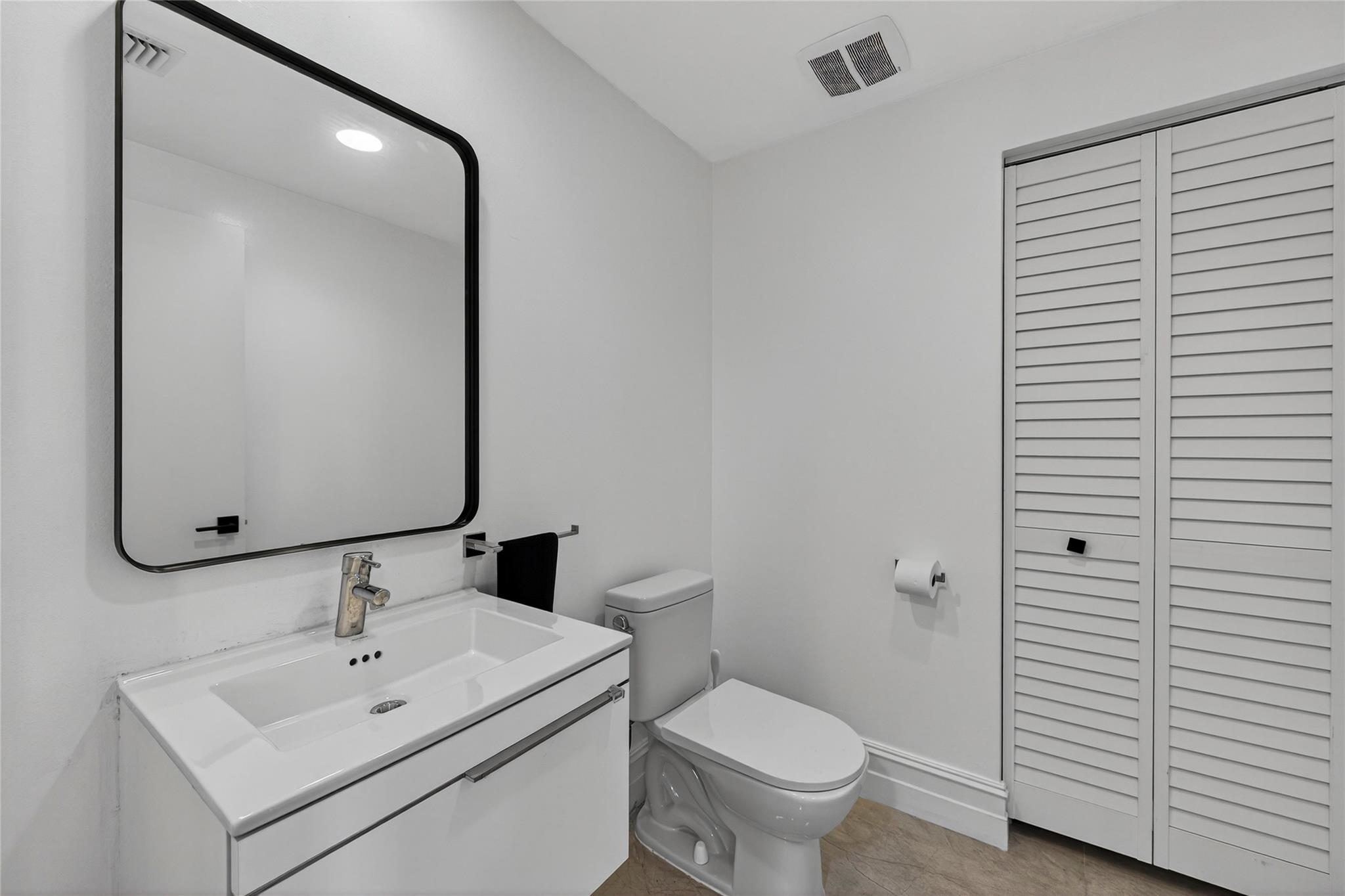 MARINA PALMS RESIDENCES N - Residential