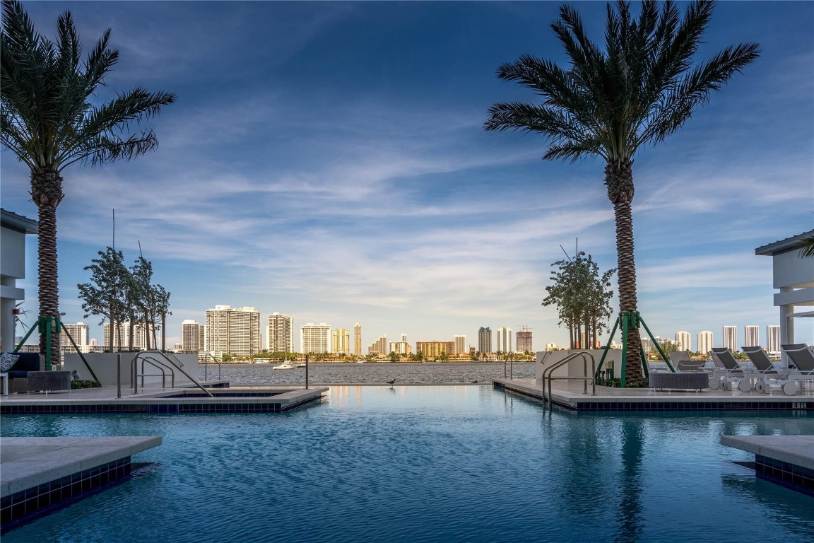 MARINA PALMS RESIDENCES N - Residential