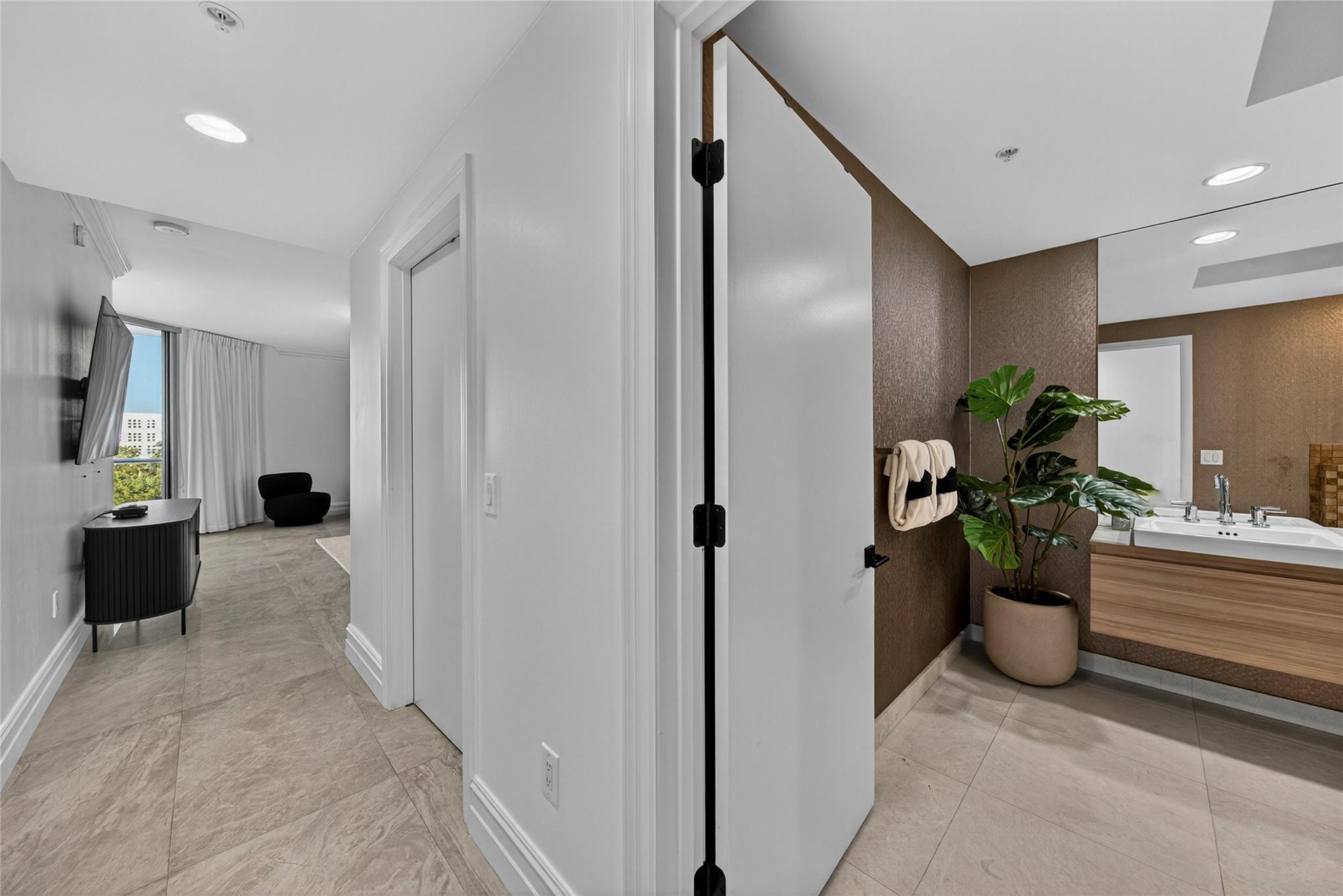 MARINA PALMS RESIDENCES N - Residential