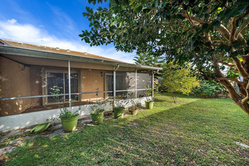 SOUTH SHORE 4 OF WELLINGTON - Residential