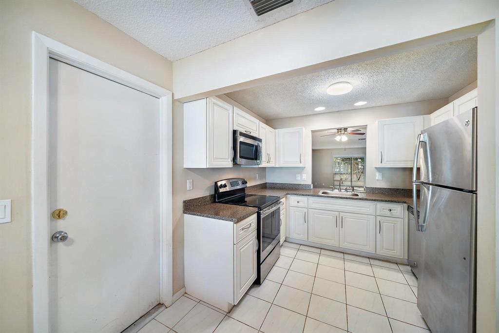 SOUTH SHORE 4 OF WELLINGTON - Residential