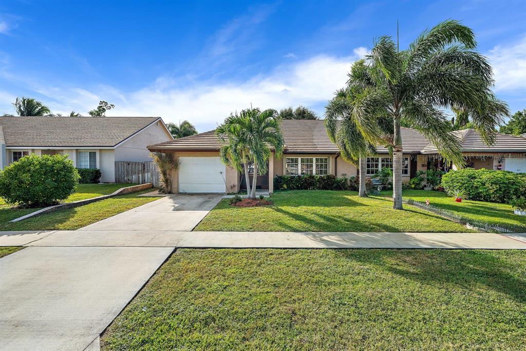 SOUTH SHORE 4 OF WELLINGTON - Residential