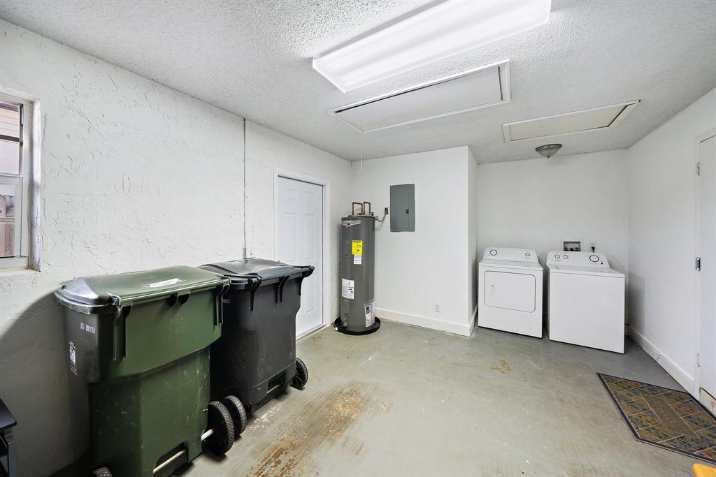 SOUTH SHORE 4 OF WELLINGTON - Residential