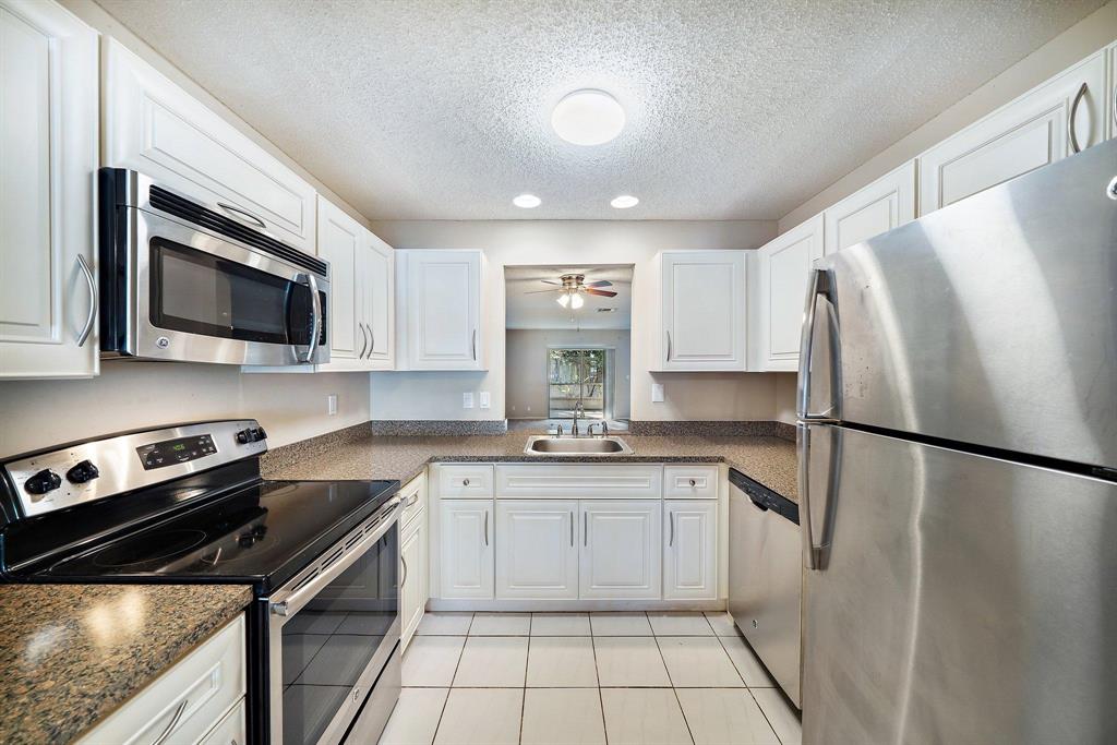 SOUTH SHORE 4 OF WELLINGTON - Residential