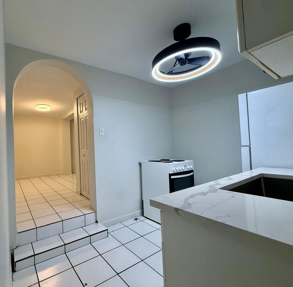 Photo of 1215 NE 17th Avenue #Unit 5, Fort Lauderdale, FL 33304 (MLS # B26003997)