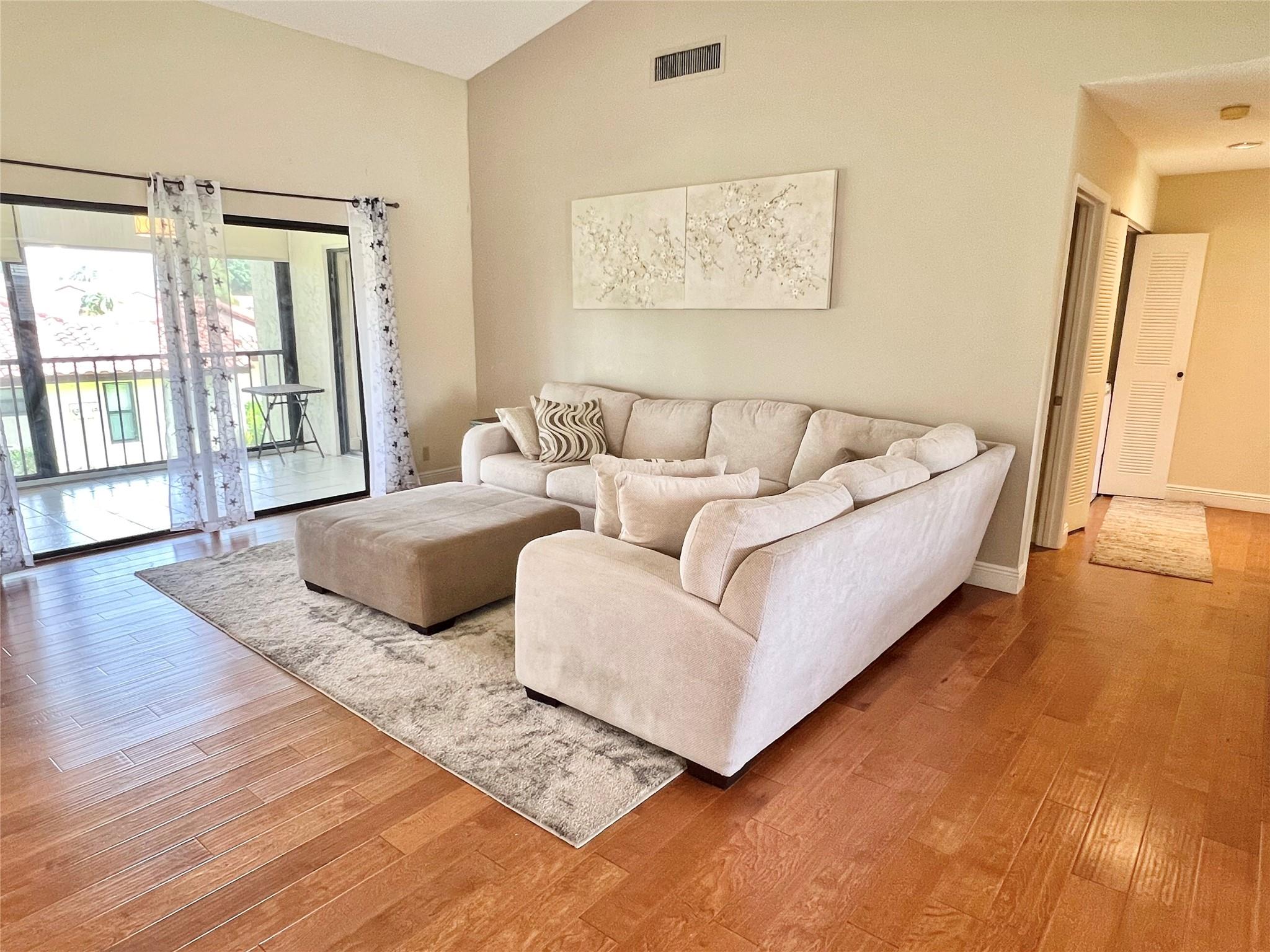10725 Bahama Palm Way 201