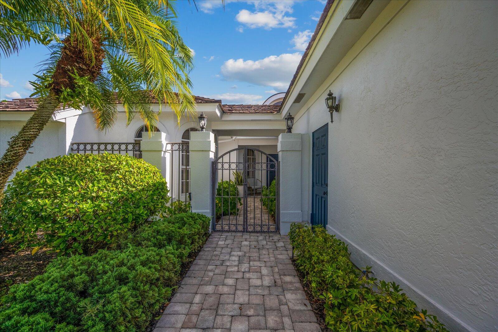 2466 Muir Circle
