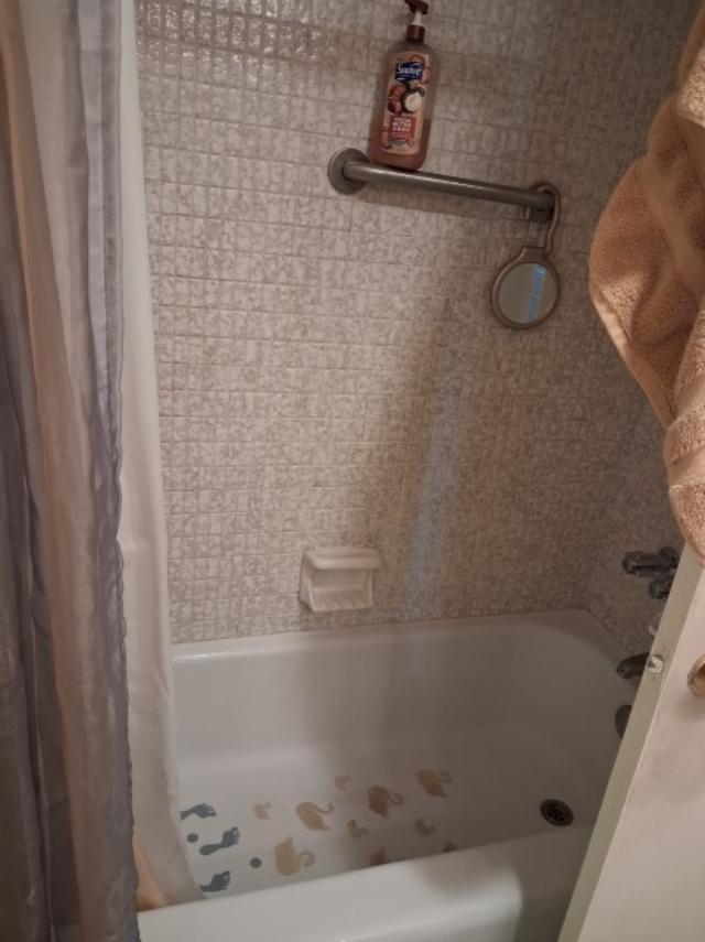 32 Colonial Club Drive 201