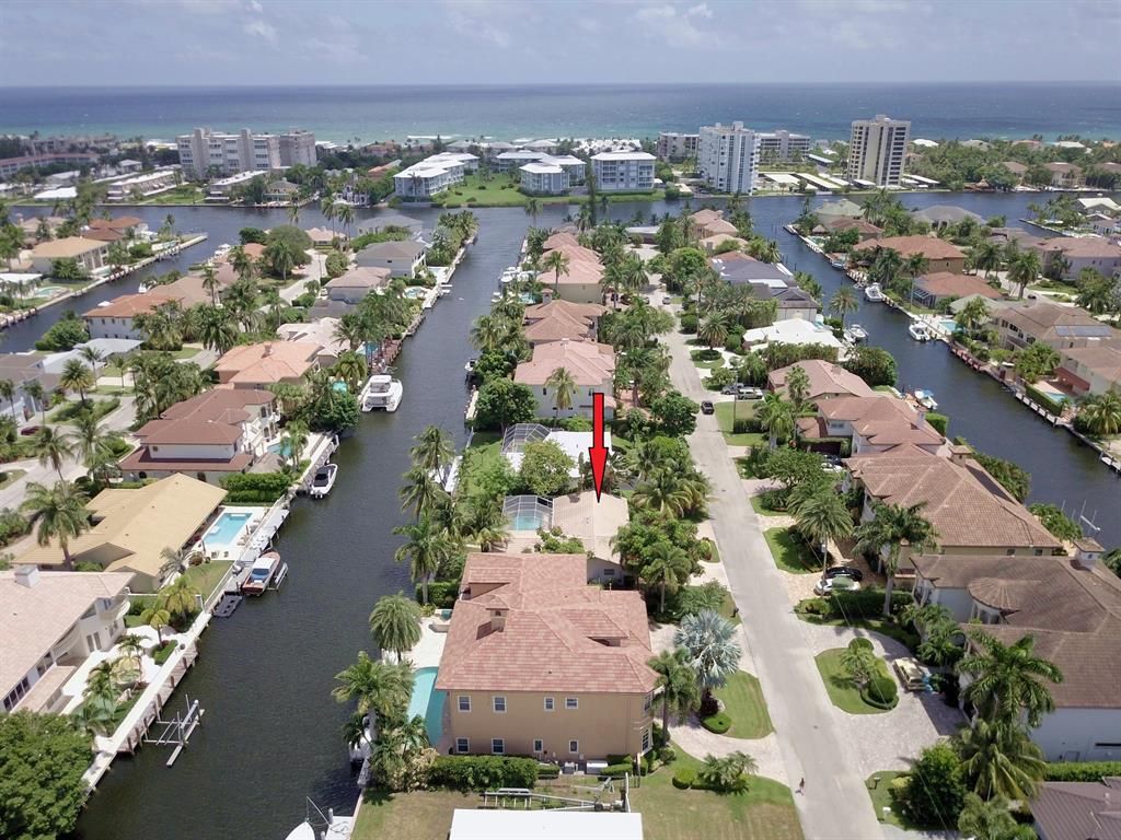 Photo of 933 Banyan Drive, Delray Beach, FL 33483 (MLS # R10645948)