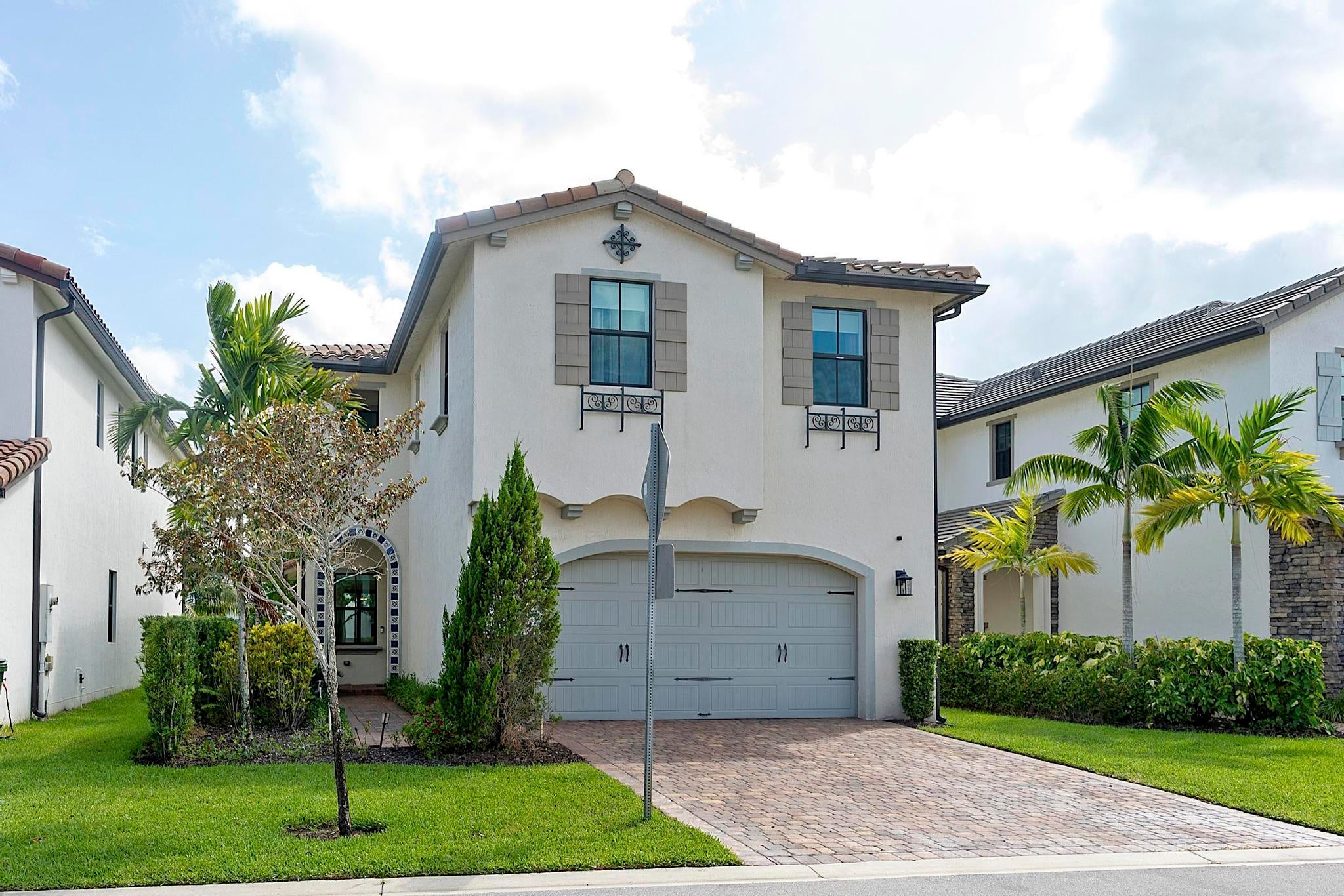 11824 SW 13th Court