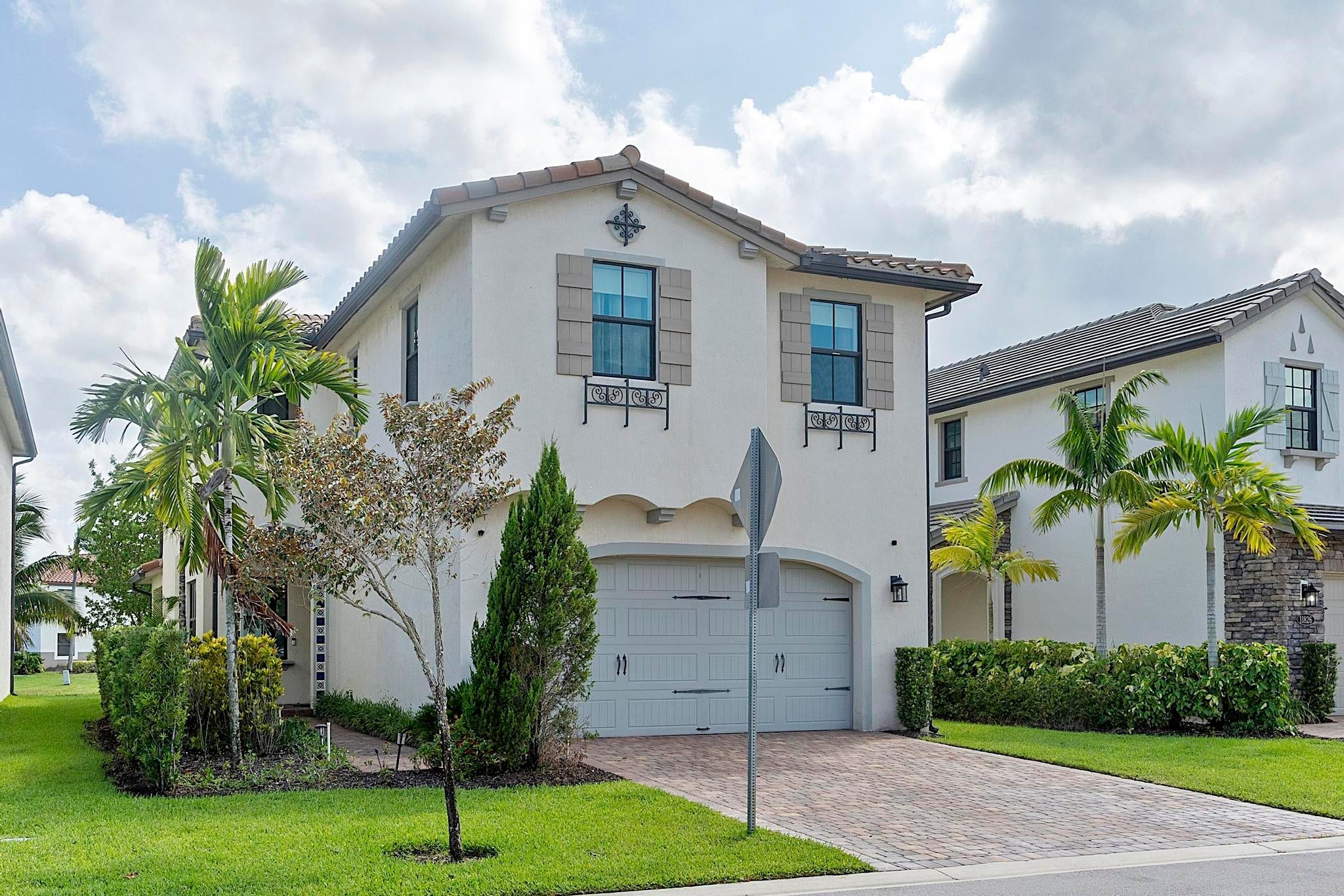 11824 SW 13th Court, Pembroke Pines FL 33025