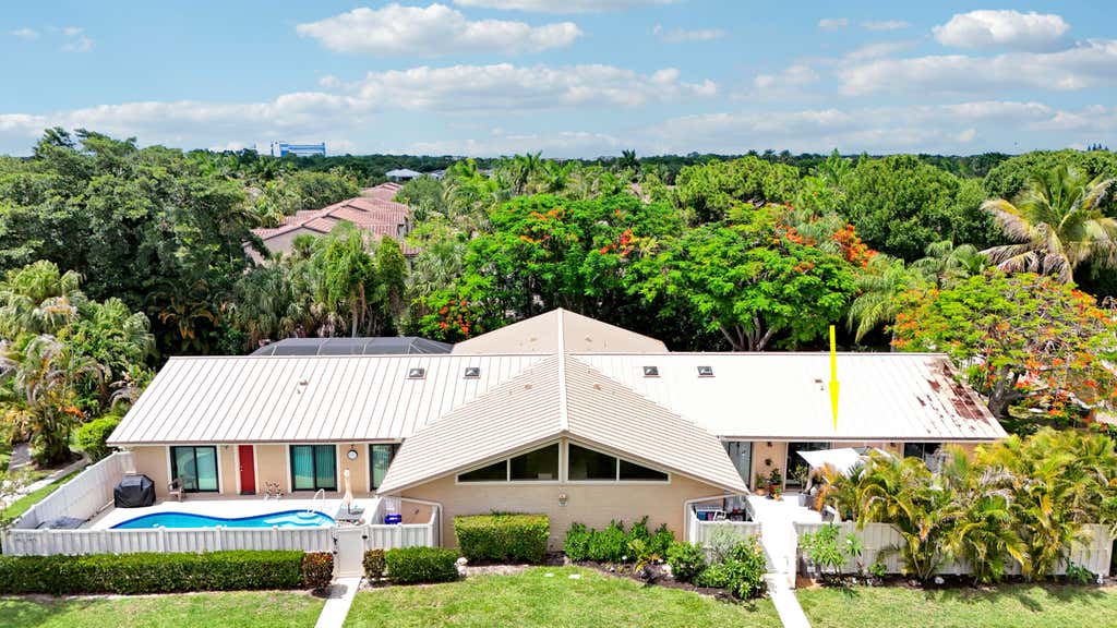 Photo of 5469 Eagle Lake Drive, Palm Beach Gardens, FL 33418 (MLS # B26039874)