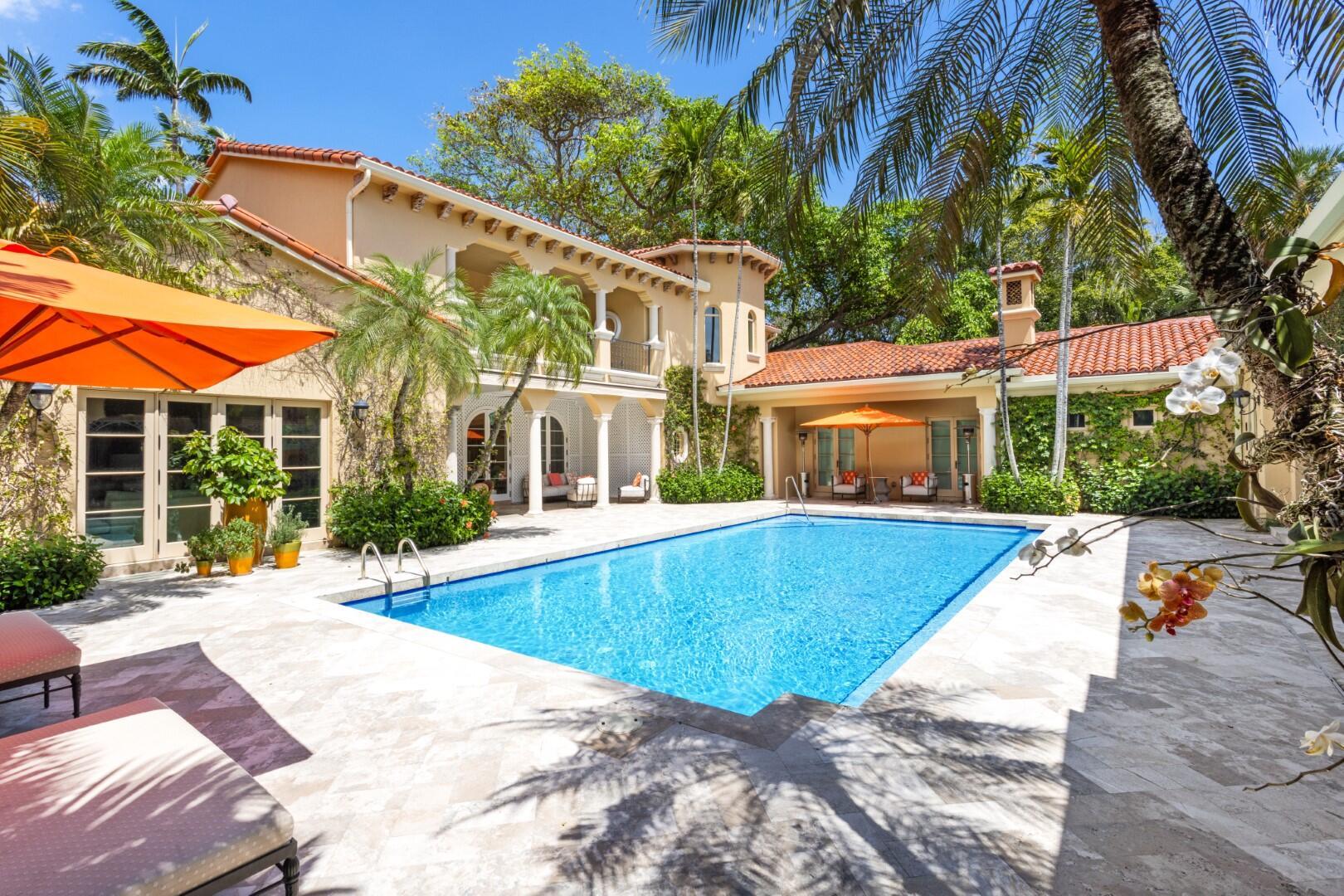 226 Via Las Brisas