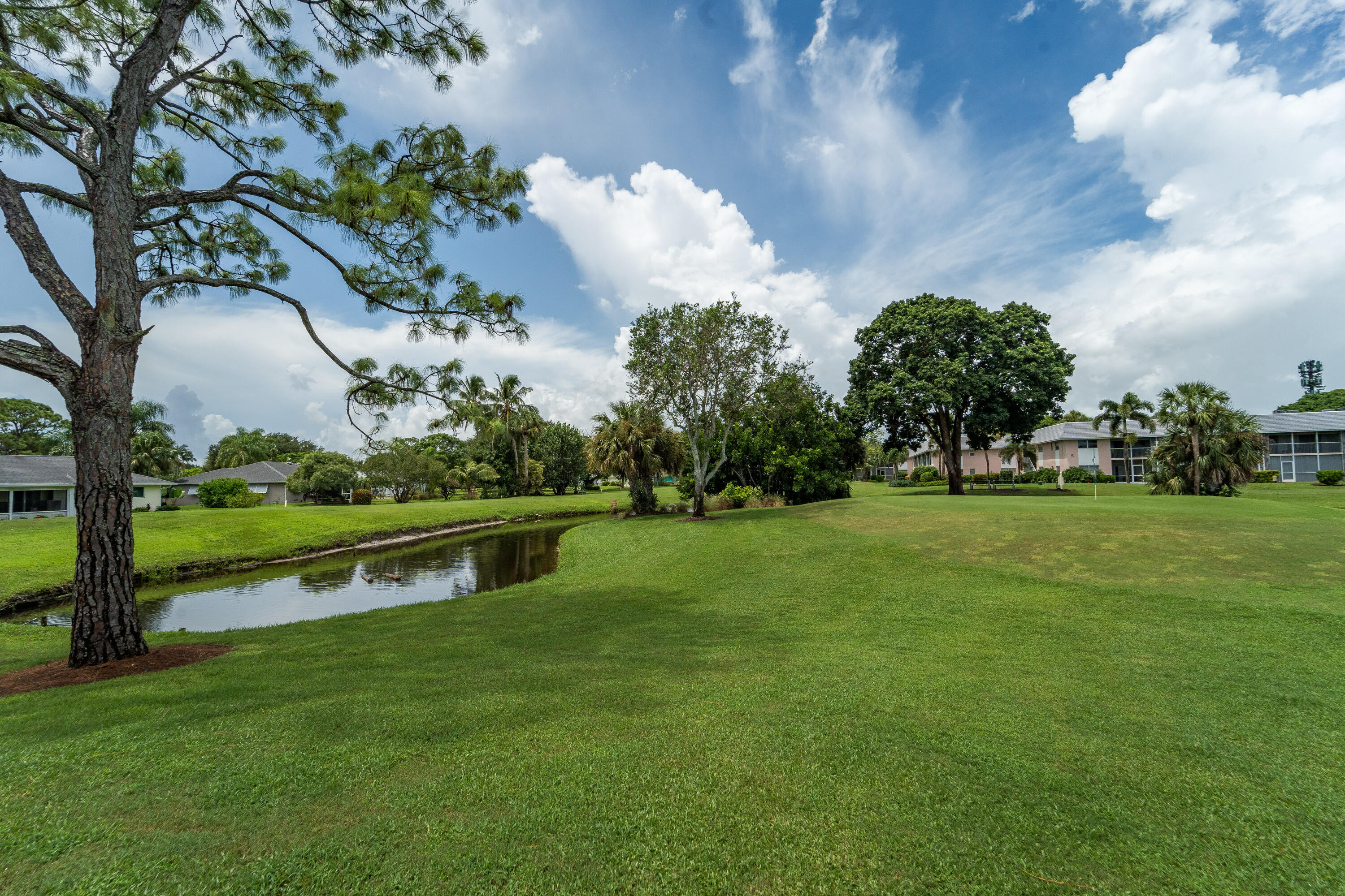 LITTLE CLUB - Residential