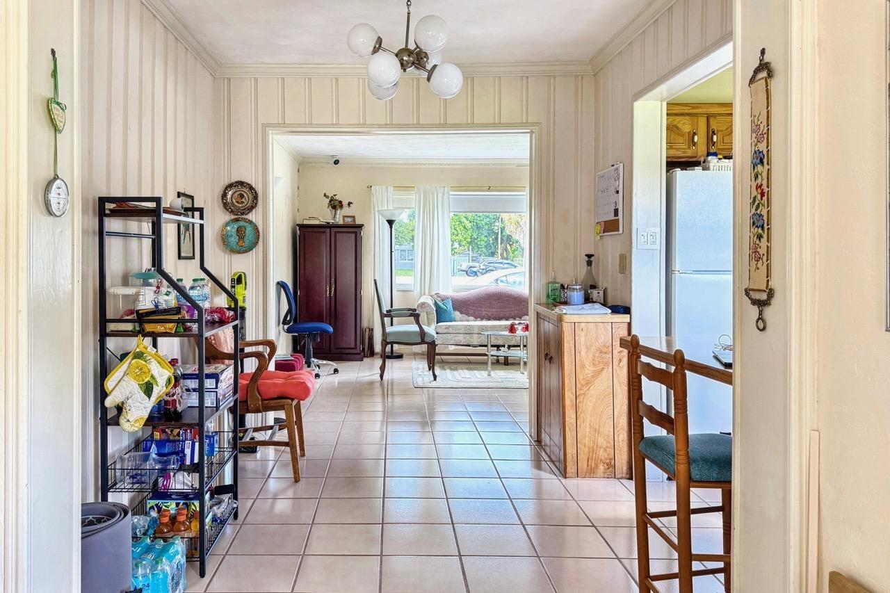 HOLLYWOOD LITTLE RANCHES - Residential
