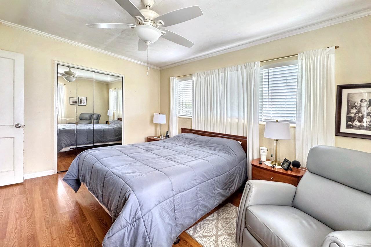 HOLLYWOOD LITTLE RANCHES - Residential
