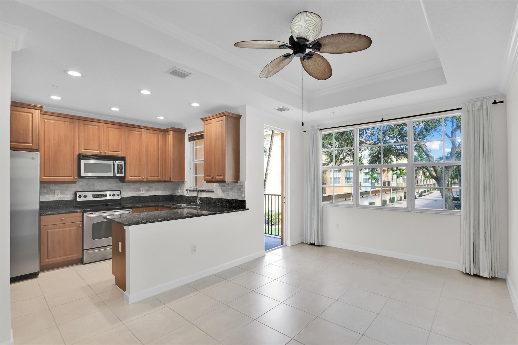 HARBOUR OAKS - Residential Lease