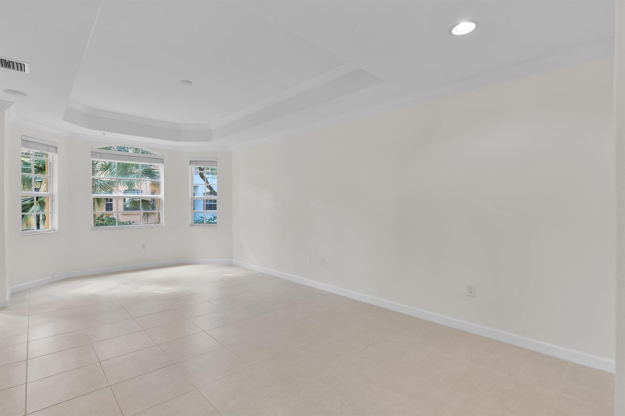 HARBOUR OAKS - Residential Lease